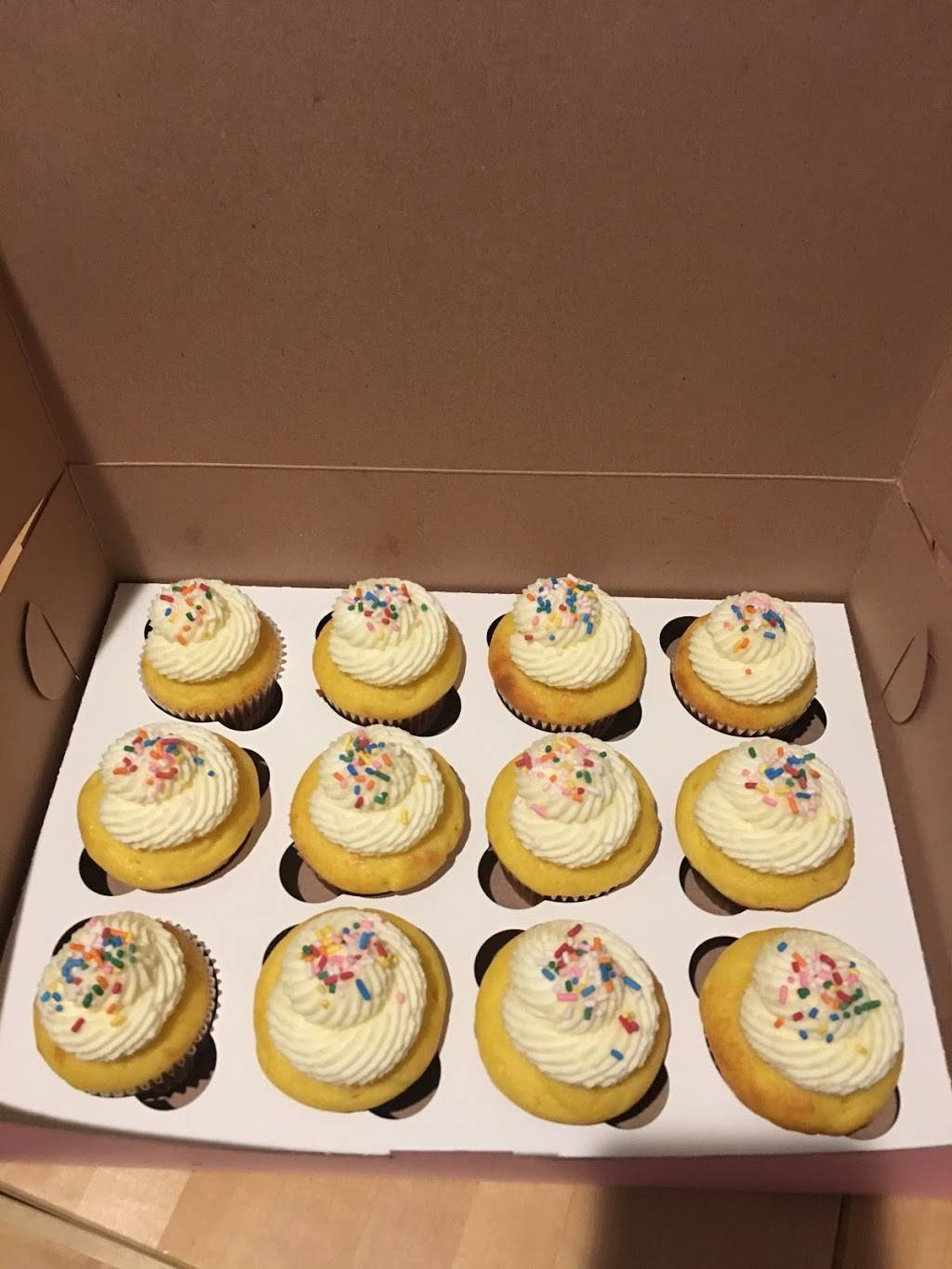 Rosebud Gourmet Cupcakes | Tamar Dr, Columbia, MD 21045, USA | Phone: (443) 838-2115
