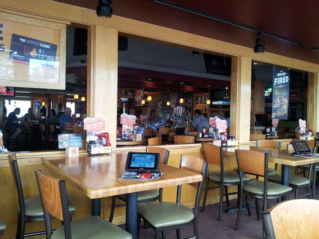 Applebees Grill + Bar | 8310 E 96th St, Fishers, IN 46037, USA | Phone: (317) 570-0803