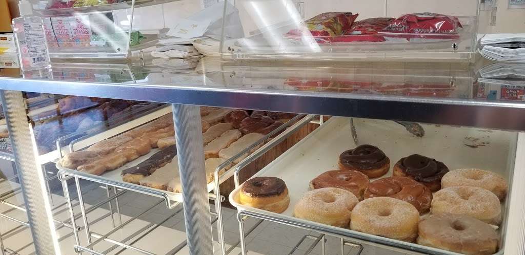 Moms Donuts & Ice Cream | 636 Bailey Rd, Pittsburg, CA 94565 | Phone: (925) 458-0207