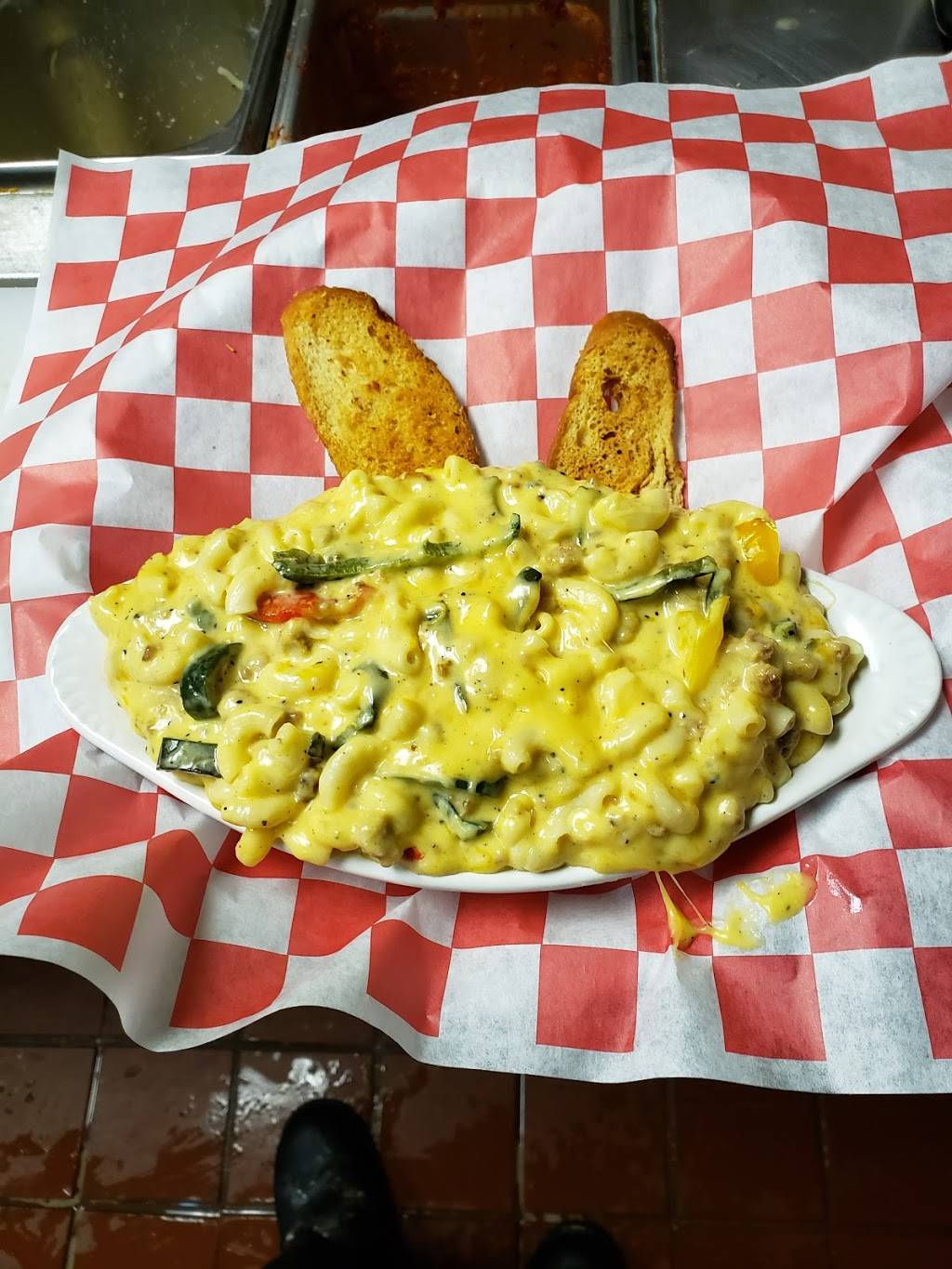 Landmark Bar & Kitchen | 3008 Bledsoe St, Fort Worth, TX 76107, USA | Phone: (817) 984-1166