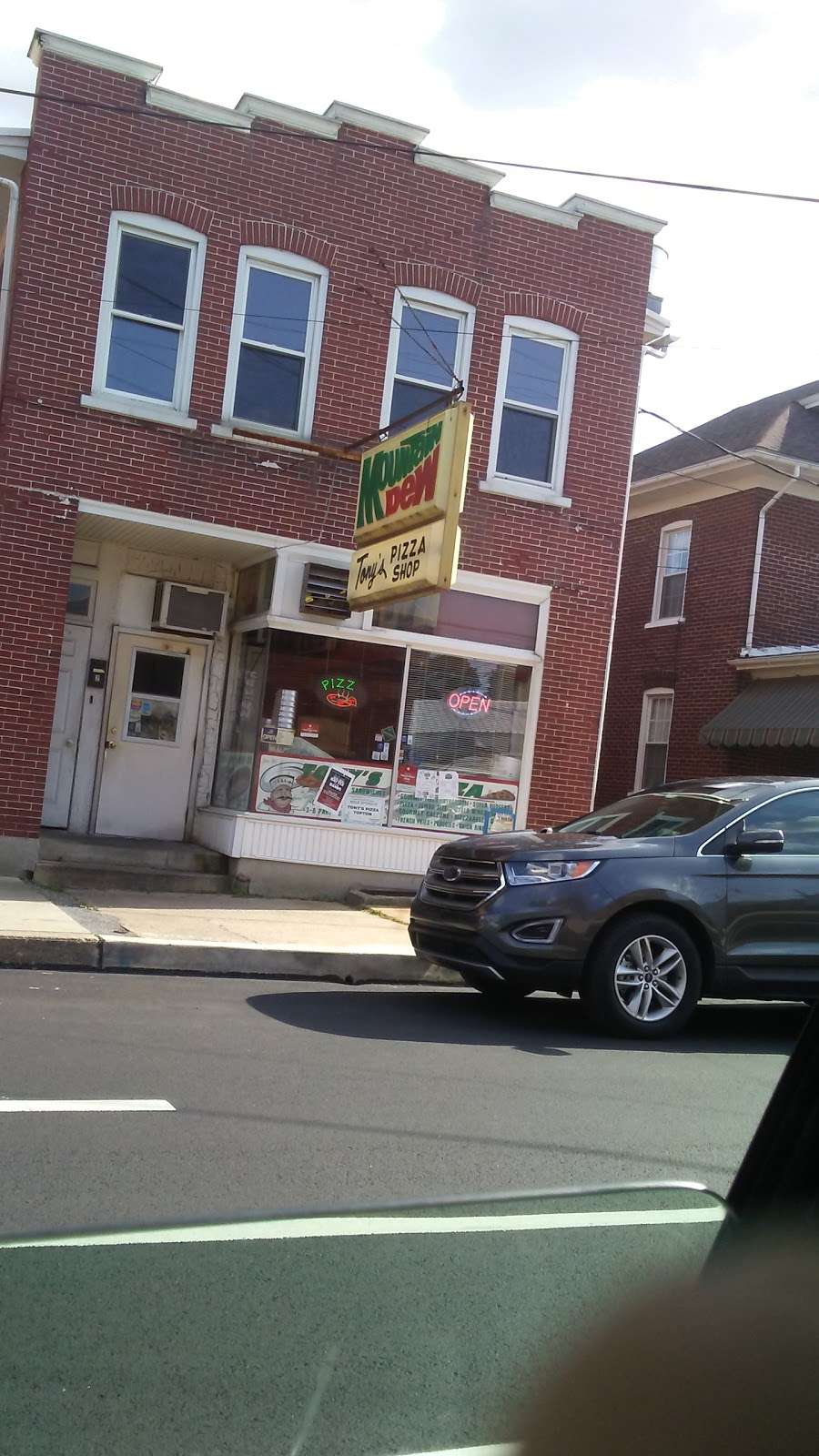 Tonys Pizza Shop | 6 W Franklin St, Topton, PA 19562, USA | Phone: (610) 682-2226