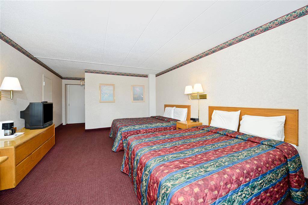 Americas Best Value Inn & Suites Benton Harbor | 798 Ferguson Dr, Benton Harbor, MI 49022, USA | Phone: (269) 927-1172