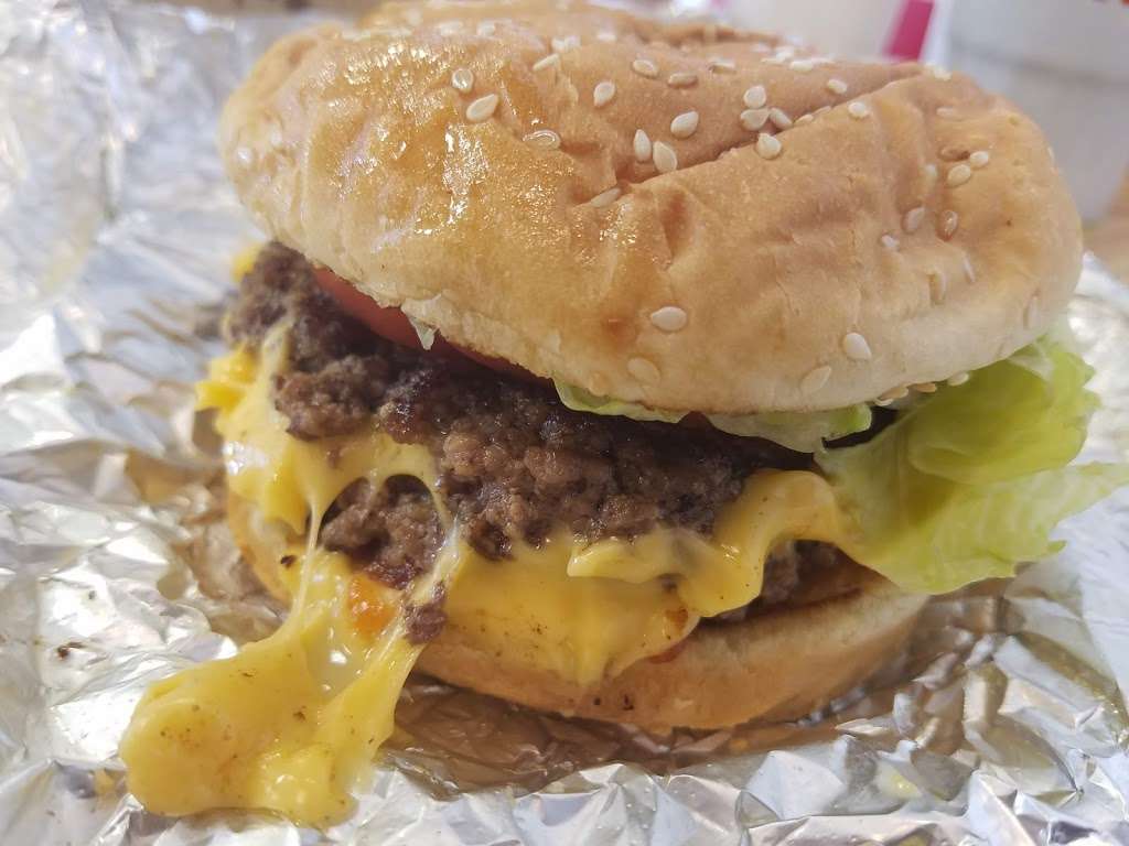 Five Guys | 136 Lantana Dr, Hockessin, DE 19707, USA | Phone: (302) 239-1250