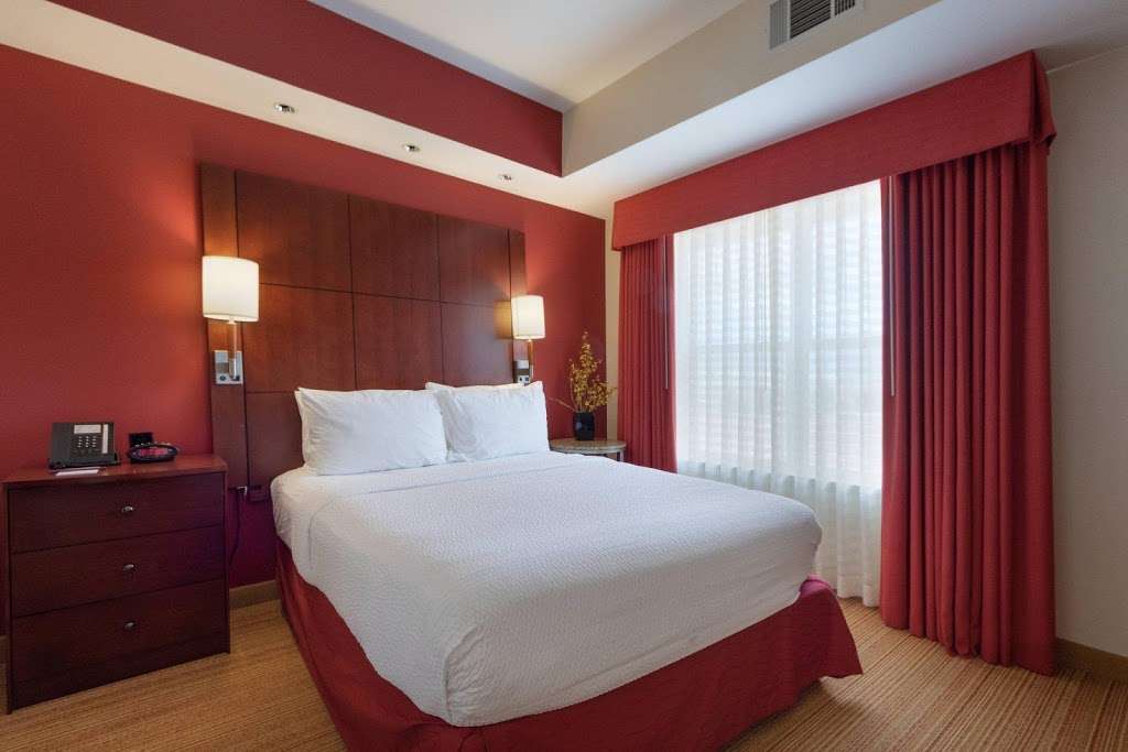 Residence Inn by Marriott Dallas DFW Airport South/Irving | 2200 Valley View Ln, Irving, TX 75062, USA | Phone: (972) 257-2400