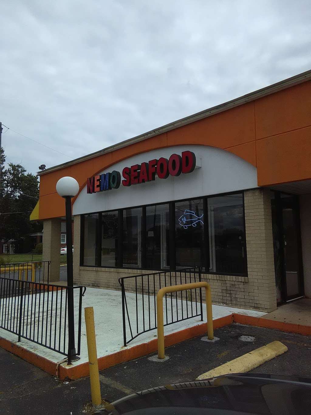 Nemo Seafood | 6711 Marlboro Pike, Forestville, MD 20747 | Phone: (301) 568-6104