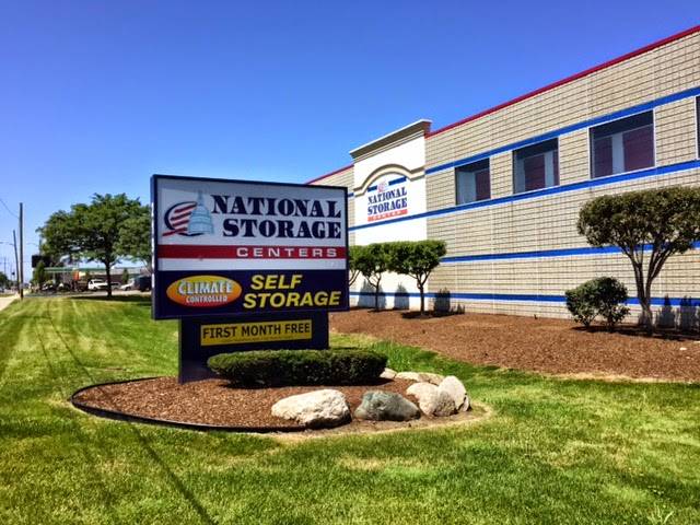 National Storage Centers - Southfield | 21940 West, Eight Mile Rd, Southfield, MI 48075 | Phone: (248) 455-1000