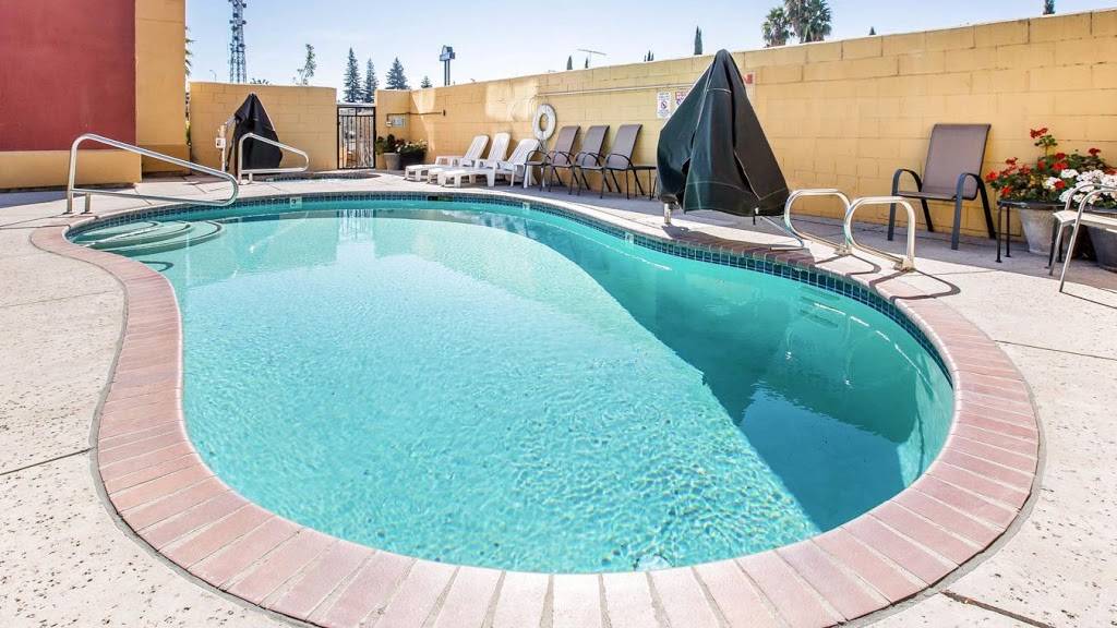 Comfort Suites Downtown Sacramento | 226 Jibboom St, Sacramento, CA 95814, USA | Phone: (916) 446-9400