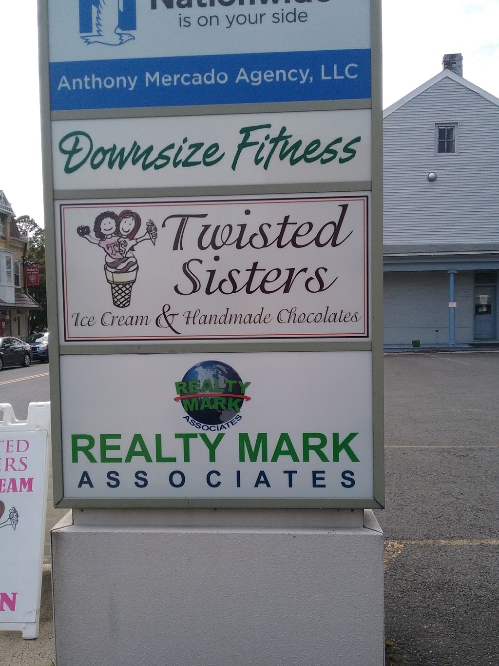 Twisted Sisters Ice Cream and Handmade Chocolates | 217 E Market St, Orwigsburg, PA 17961, USA | Phone: (570) 366-1800