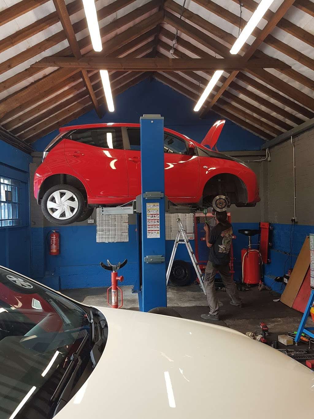 PRECISION AUTO WORKS & PURLEY TYRES | 4B Russell Hill Pl, Purley CR8 2LH, UK | Phone: 020 8668 6878