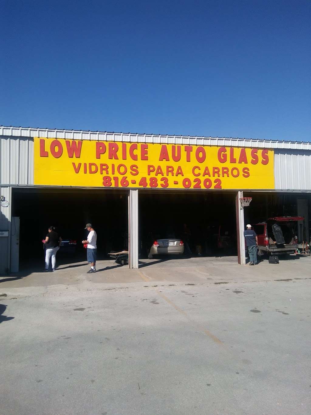 Low Price Auto Glass | 7900 E Truman Rd, Kansas City, MO 64126 | Phone: (816) 483-0202