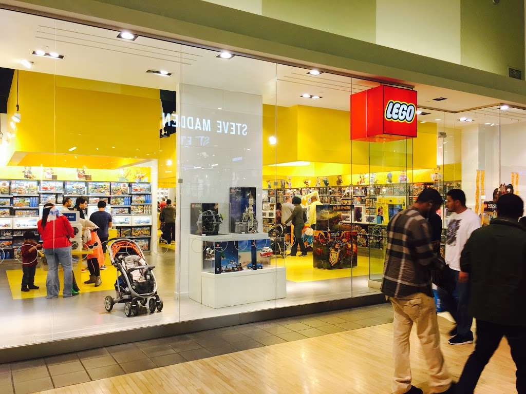The LEGO Store | 7000 Arundel Mills Cir, Hanover, MD 21076, USA | Phone: (410) 379-5245