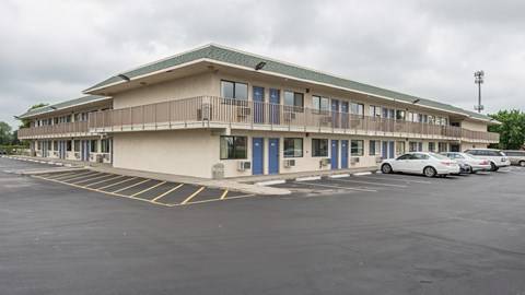 Motel 6 Kansas City, MO - Airport | 8230 NW Prairie View Rd, Kansas City, MO 64151, USA | Phone: (816) 741-6400