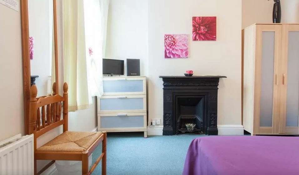 Home2Home-Rooms | Southfield Road, Chiswick, London W4 1AG, UK | Phone: 07715 835802
