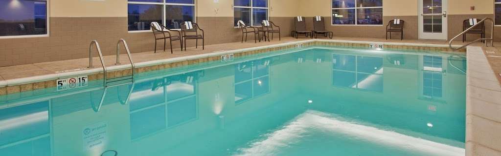 Candlewood Suites Kansas City Northeast | 4450 N Randolph Rd, Kansas City, MO 64117, USA | Phone: (816) 886-9311