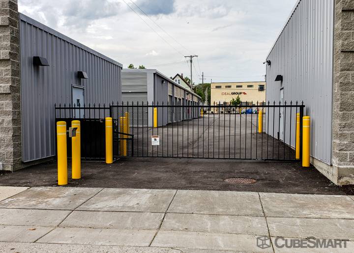 CubeSmart Self Storage | 5317 W Burnham St, West Allis, WI 53219, USA | Phone: (414) 253-7744