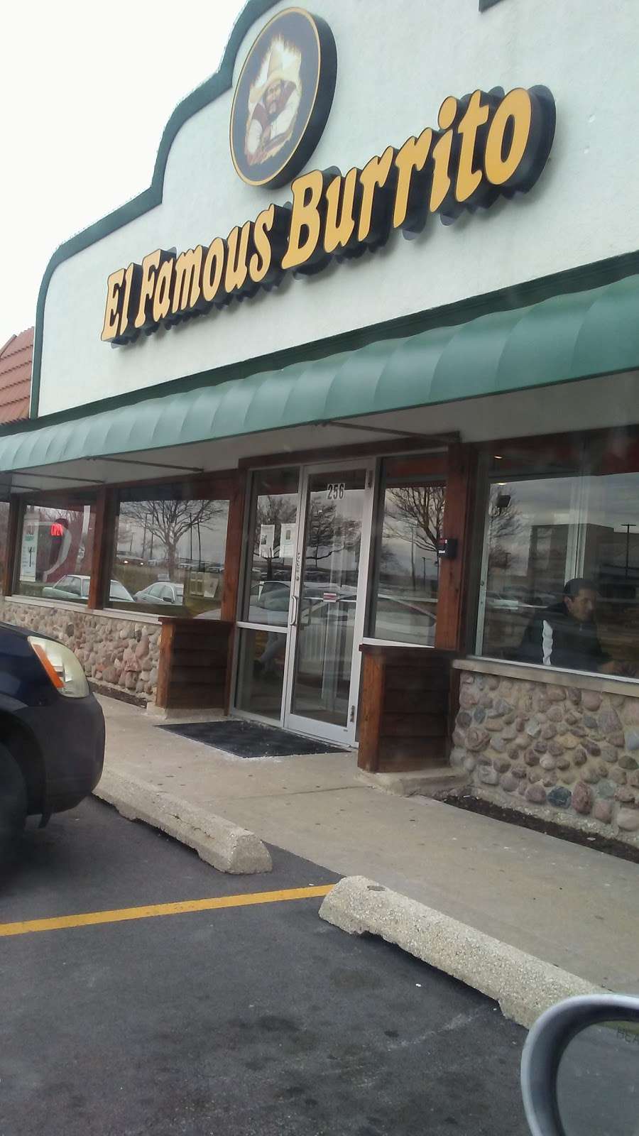 El Famous Burrito | 4404, 256 W Roosevelt Rd, Lombard, IL 60148, USA | Phone: (630) 613-8460