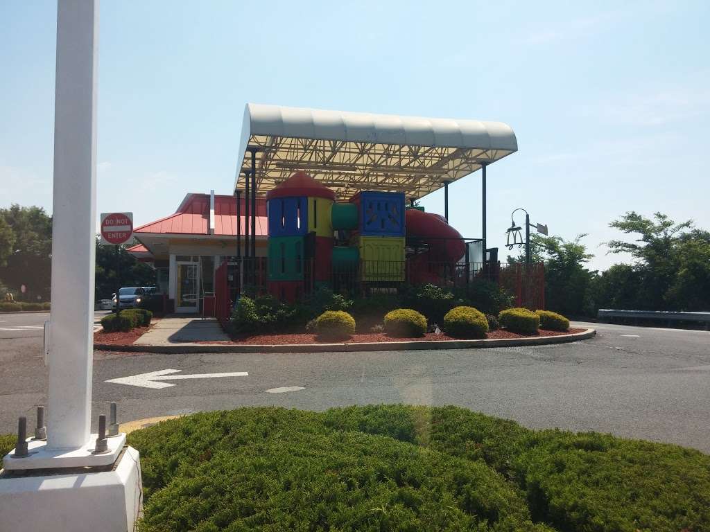 McDonalds | 102 E Main St, Wrightstown, NJ 08562, USA | Phone: (609) 723-0543
