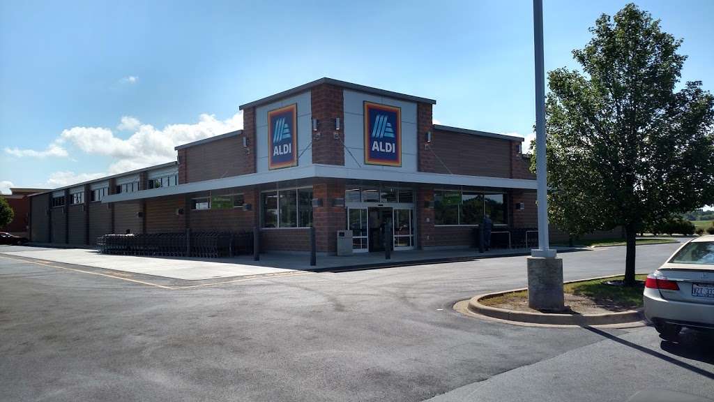 ALDI | 7030 Burroughs Ave, Plano, IL 60545, USA | Phone: (855) 955-2534