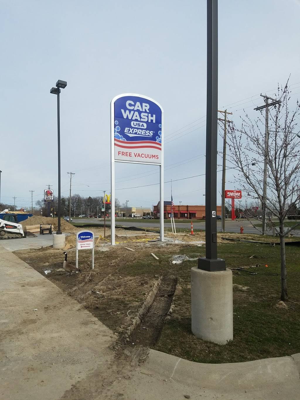 Car Wash USA Express - Toledo | 1521 E Alexis Rd, Toledo, OH 43612, USA | Phone: (419) 749-6857