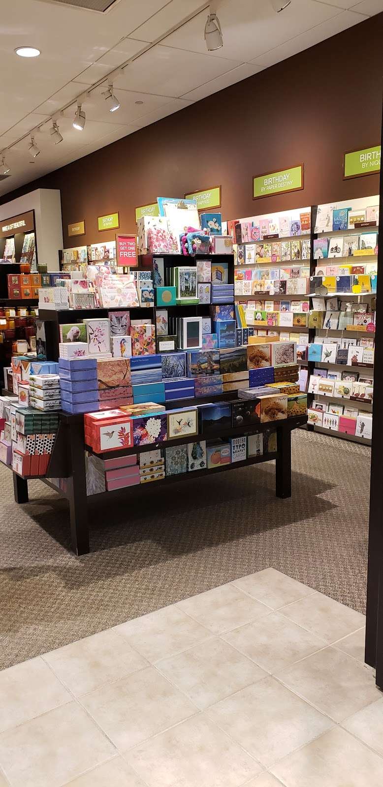 Papyrus | 1055 Garden State Plaza, Paramus, NJ 07652, USA | Phone: (201) 212-5638