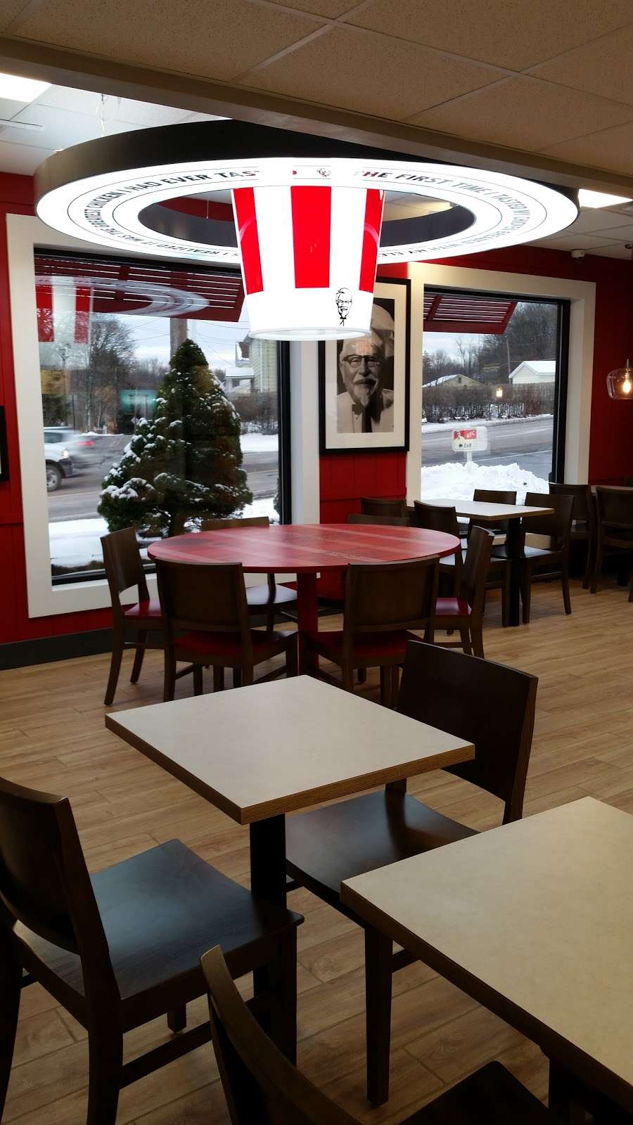 KFC | 650 E Broad St, Hazleton, PA 18201, USA | Phone: (570) 455-6254