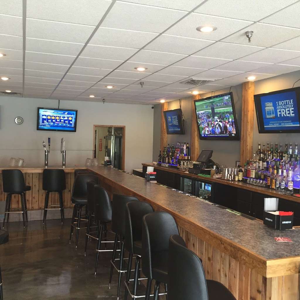 Chrissys Gaming Bar & Grill | 552 N Gary Ave, Carol Stream, IL 60188, USA | Phone: (630) 765-7131