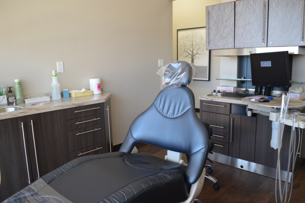 Apple Valley Dental | 17768 Wika Rd #100, Apple Valley, CA 92307, USA | Phone: (760) 247-6007