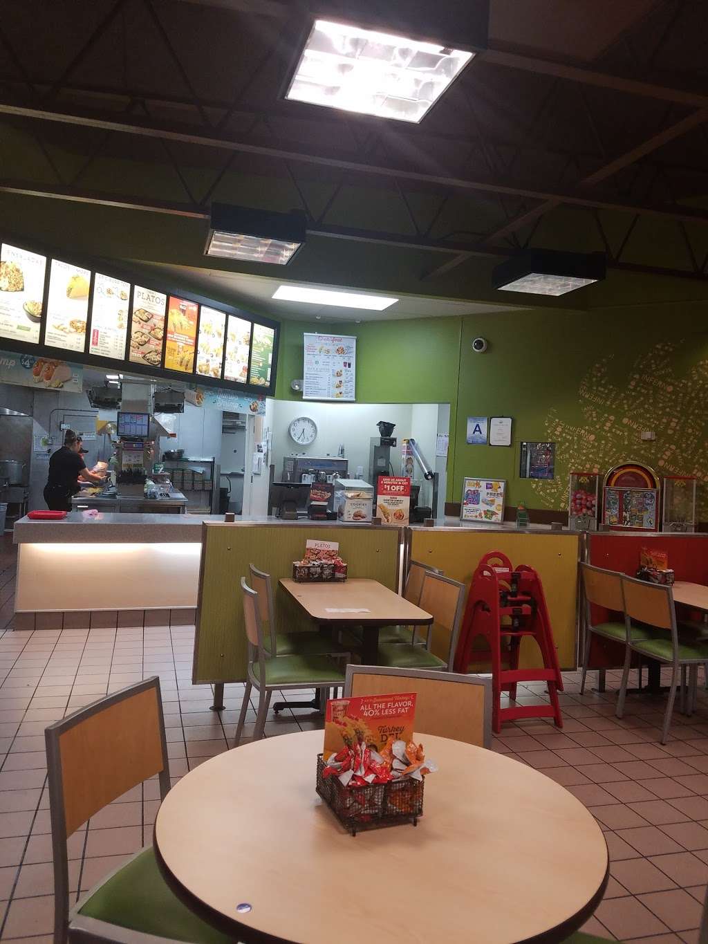 Del Taco | 2000 Riverside Ave, Rialto, CA 92377, USA | Phone: (909) 877-9700