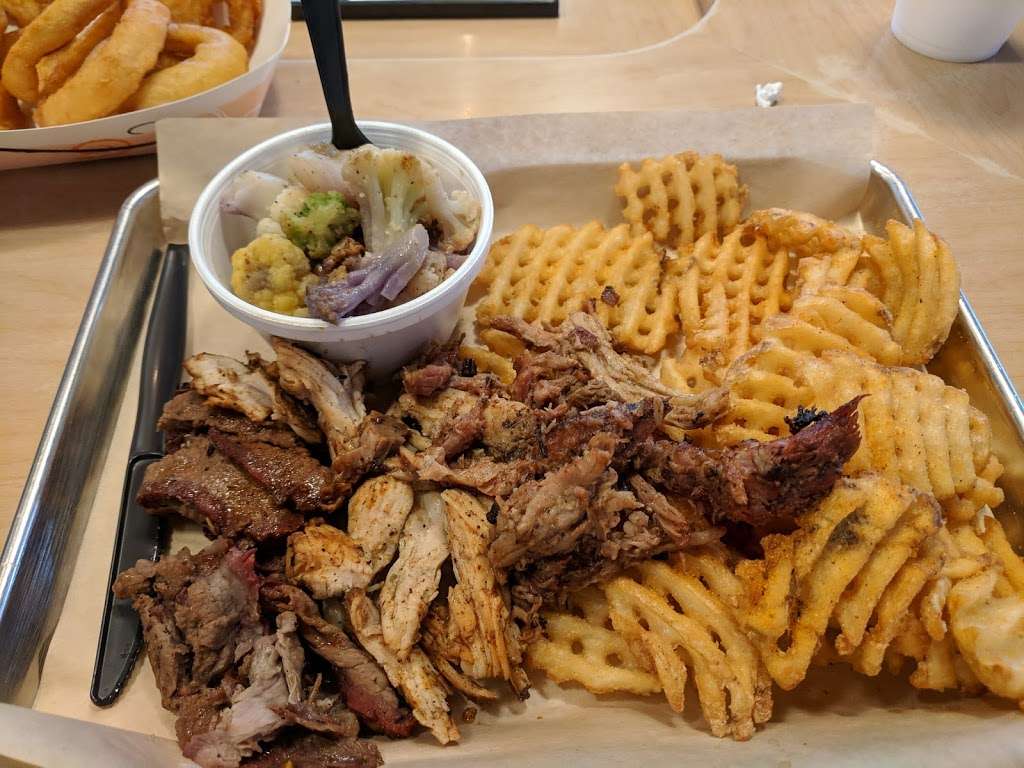 3 Hogs BBQ Spring Grove | 4 S Water St, Spring Grove, PA 17362, USA | Phone: (717) 800-8016
