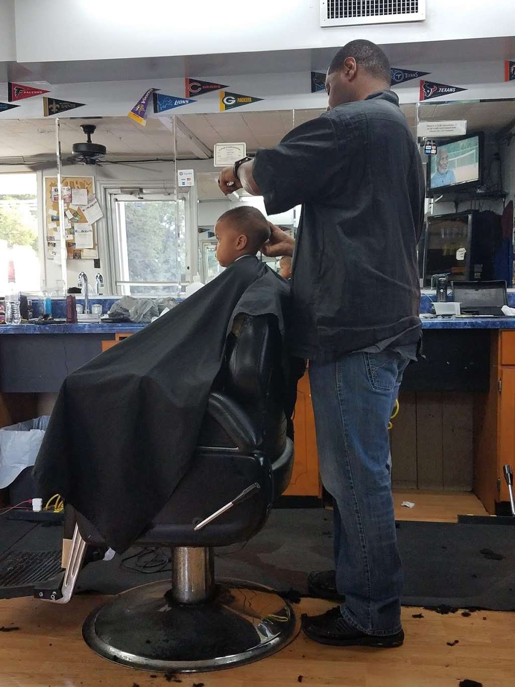 Kut Klose Barber Shop | 8335 McClure Cir, Charlotte, NC 28216 | Phone: (704) 393-1419