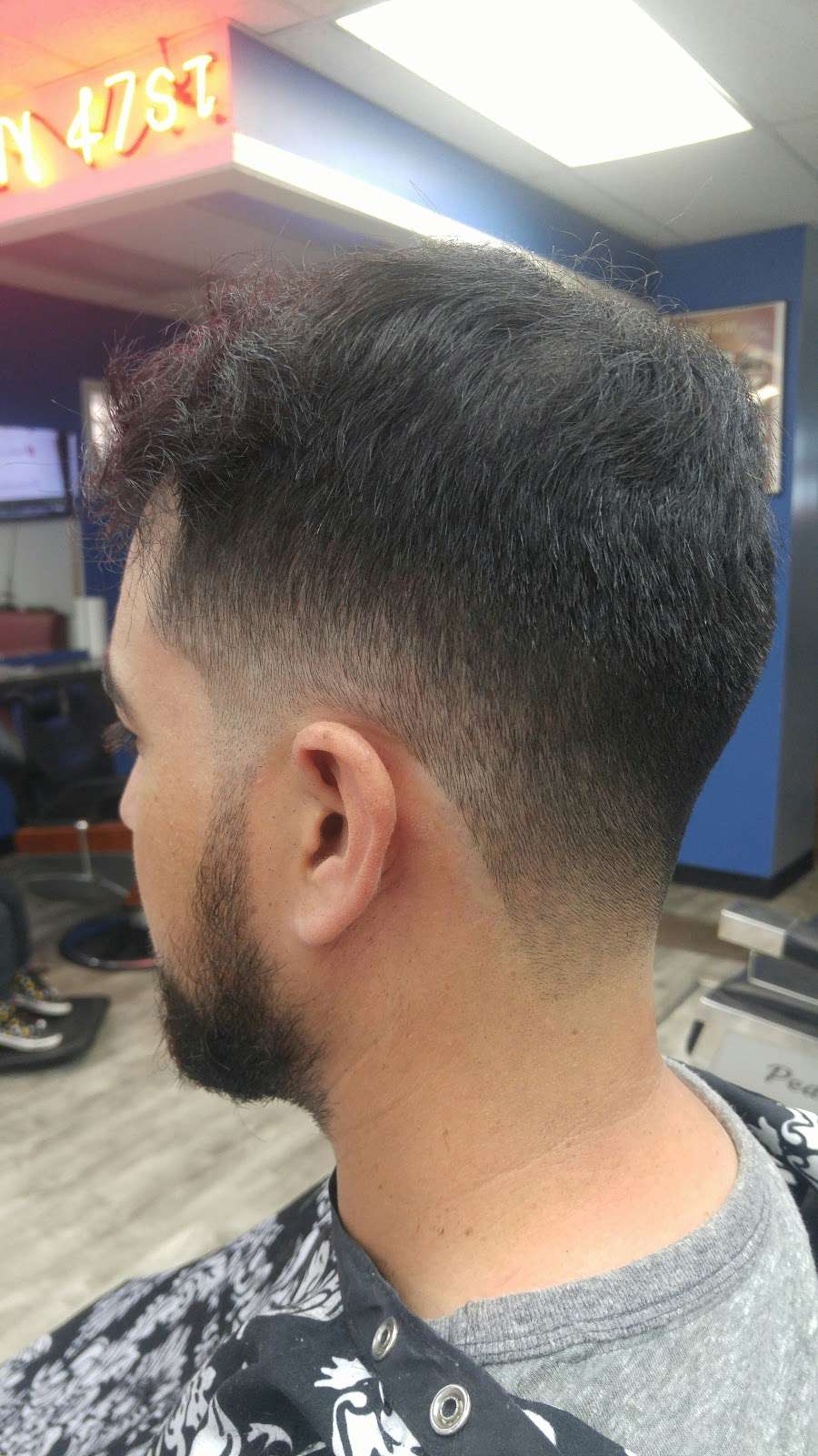 Clippers barber shop | 3907 W 47th St, Chicago, IL 60632, USA | Phone: (773) 669-2045