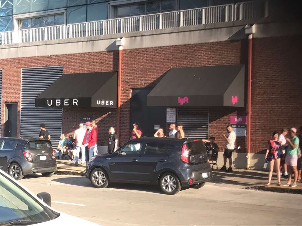 Lyft Navy Pier Central | 848 E Grand Ave, Chicago, IL 60611, USA