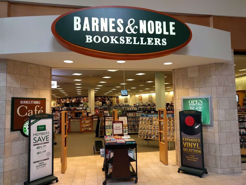 Barnes Noble Book Store 801 Lehigh Lifestyle Center