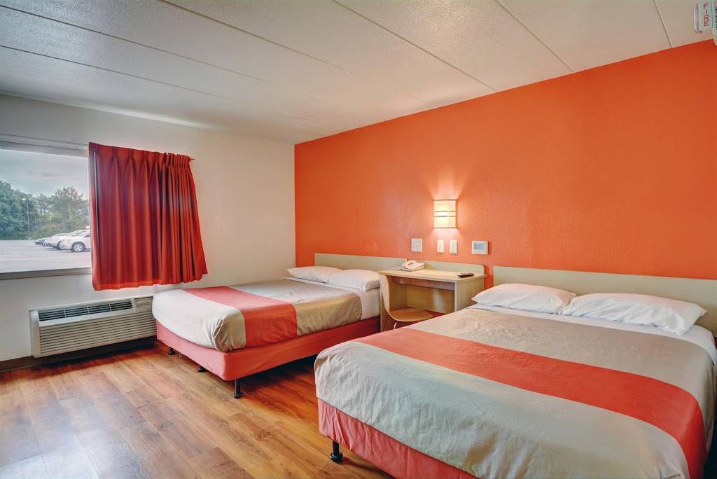 Motel 6 Seekonk, MA - Providence East | 821 Fall River Ave, Seekonk, MA 02771, USA | Phone: (508) 336-7800