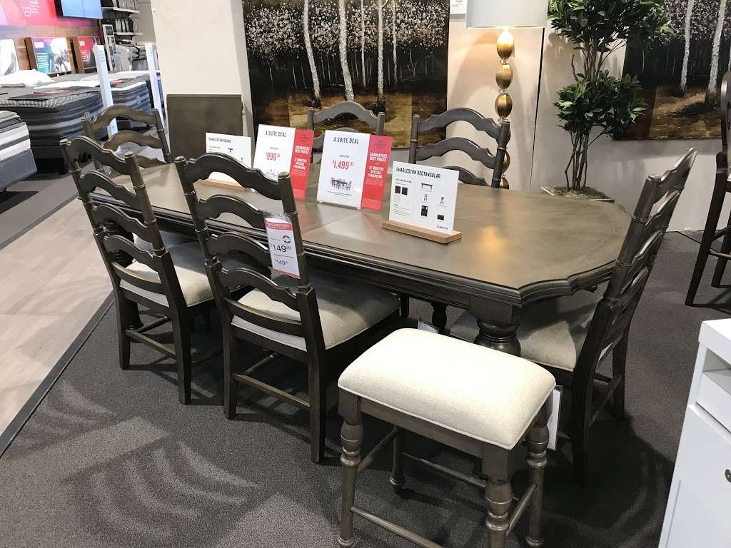 Value City Furniture | 2536 N Elston Ave, Chicago, IL 60647, USA | Phone: (872) 210-3042