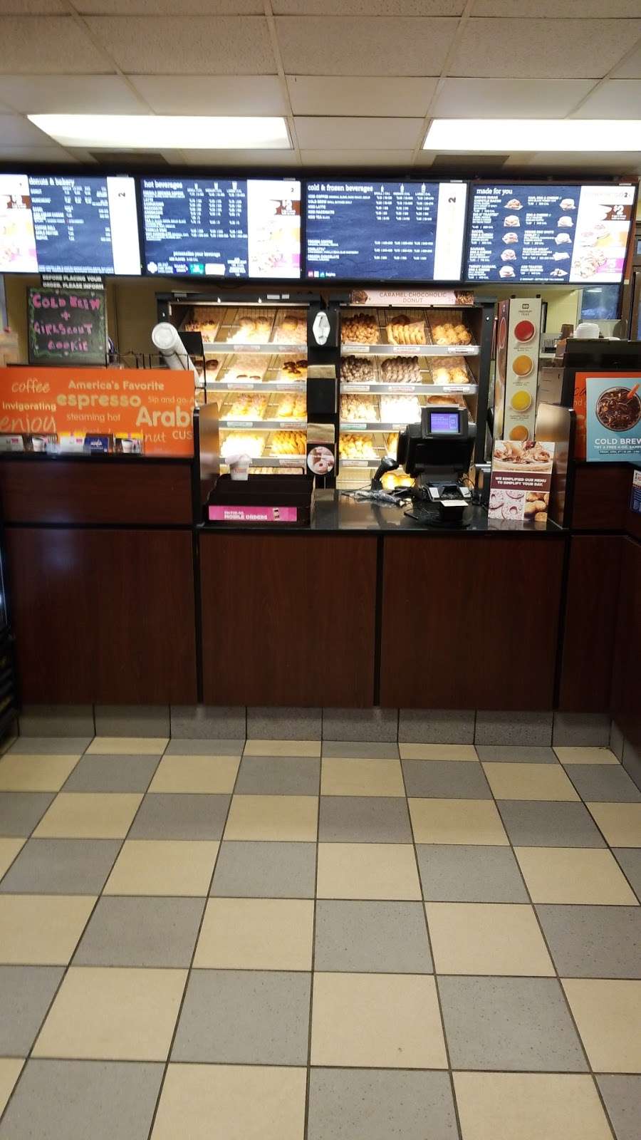 Dunkin Donuts | 5985 13th St, Fort Belvoir, VA 22060 | Phone: (703) 781-3000