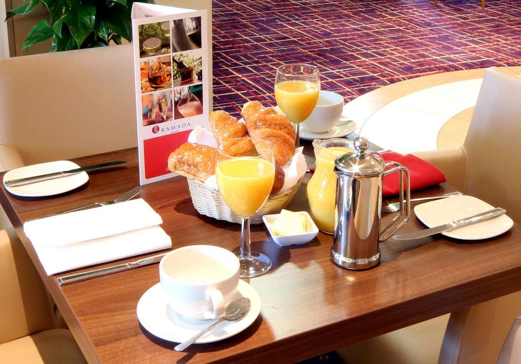 Ramada London North M1 | Between Jct 2-4, London NW7 3HU, UK | Phone: 020 8906 7000