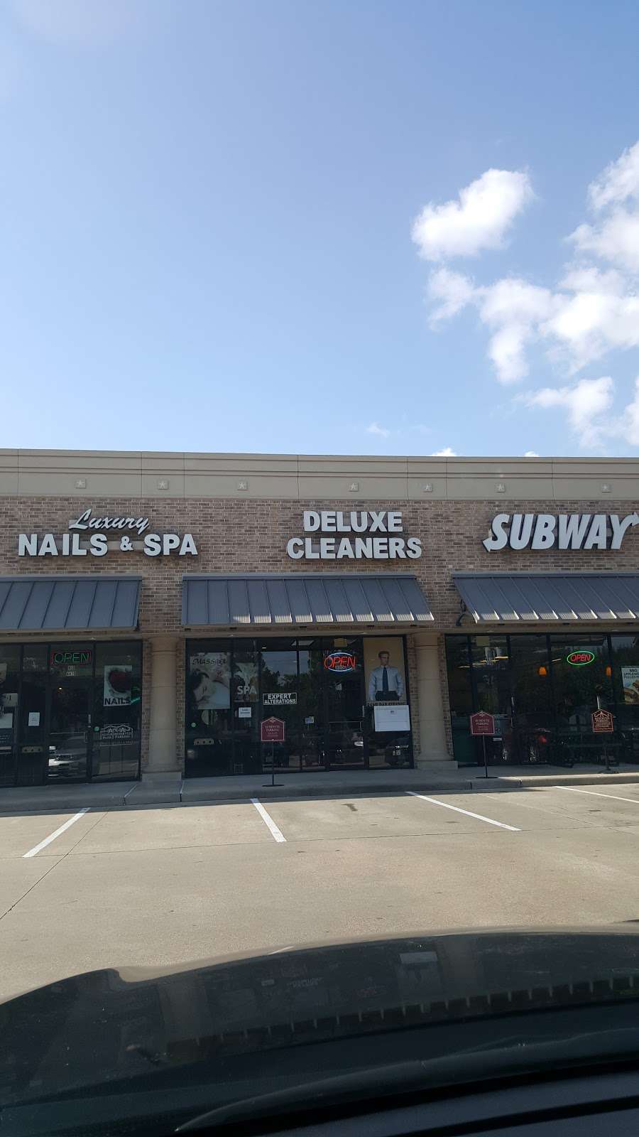 Deluxe Cleaners | 4410 Westway Park Blvd # 800, Houston, TX 77041, USA | Phone: (713) 996-8838