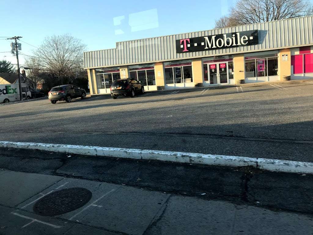 T-Mobile | 590 Hempstead Turnpike, West Hempstead, NY 11552 | Phone: (516) 489-0475