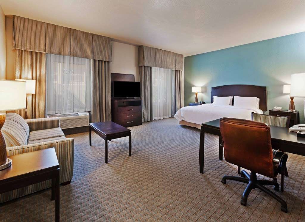 Hampton Inn & Suites Lake Jackson-Clute | 1121 TX-332, Clute, TX 77531, USA | Phone: (979) 265-3200