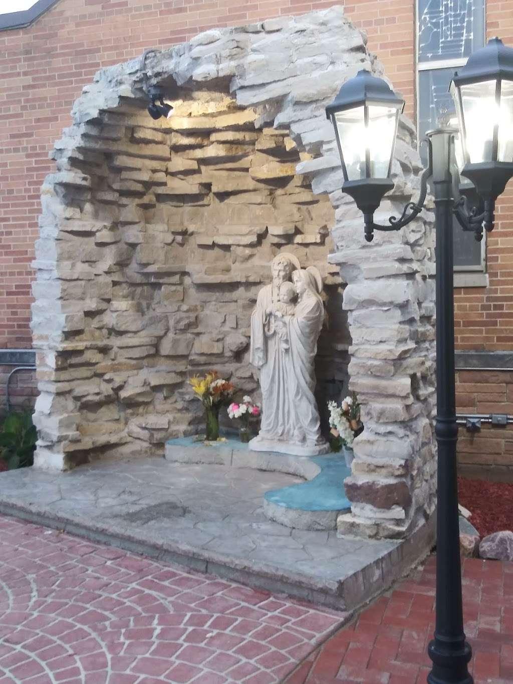 St Rafael the Archangel & Con | 2059 S 33rd St, Milwaukee, WI 53215, USA | Phone: (414) 645-9172