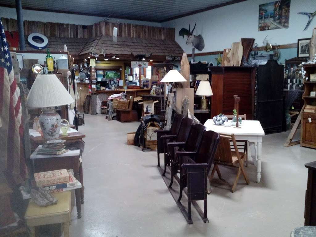 Upscale Junk & Antiques | 23478 US-31, Cicero, IN 46034, USA | Phone: (317) 801-0200