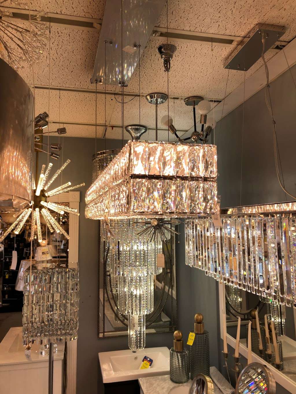 Hi-Light Lighting and Vanities | 2455 Central Park Ave, Yonkers, NY 10710 | Phone: (914) 779-6628