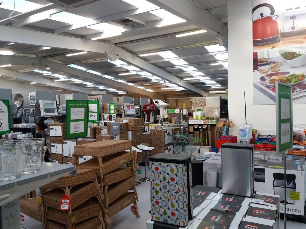 Dunelm | Thurrock shopping Park, W Thurrock Way, Grays RM20 3LP, UK | Phone: 01708 203540