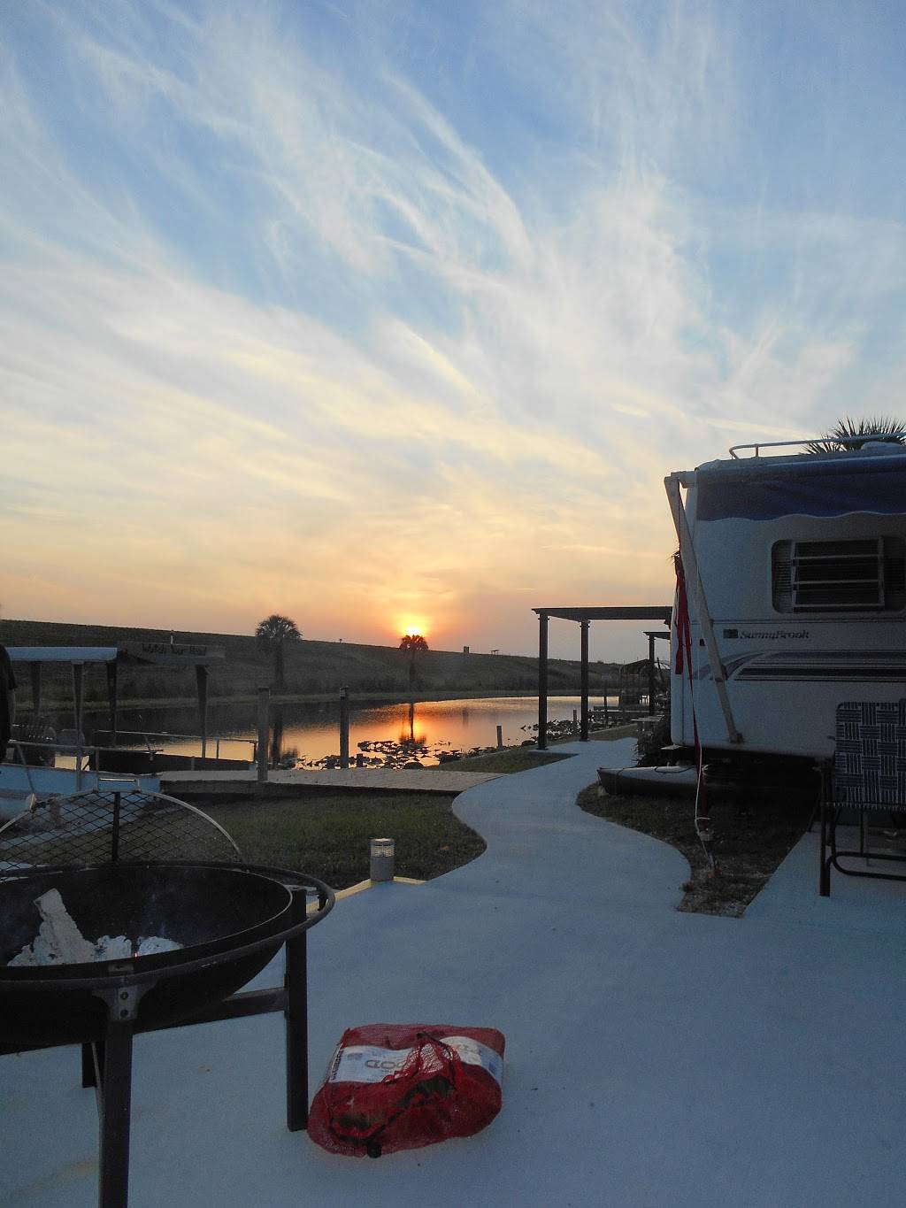 Knots Landing Adult Waterfront RV Community | SE, 5300 US-441, Okeechobee, FL 34974, USA | Phone: (863) 623-5959