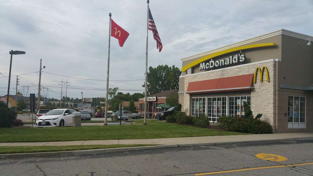 McDonalds | 43 Main St, North Reading, MA 01864 | Phone: (978) 664-0008