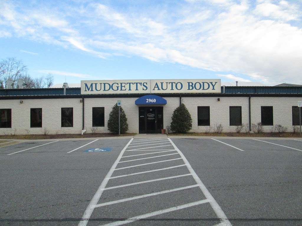 Mudgetts Auto Body | 2960 Dede Rd, Finksburg, MD 21048, USA | Phone: (410) 833-3368