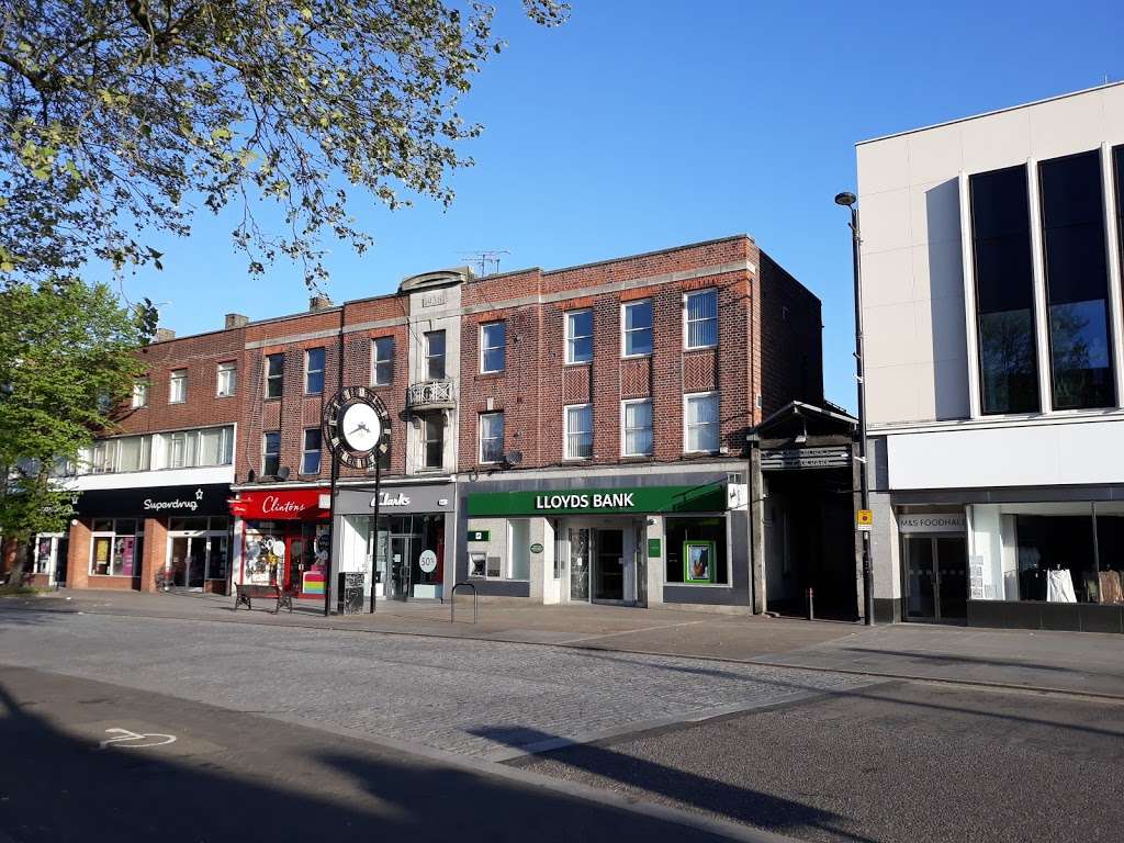 Lloyds Bank | 47 High St, Brentwood CM14 4RN, UK | Phone: 0345 300 0000