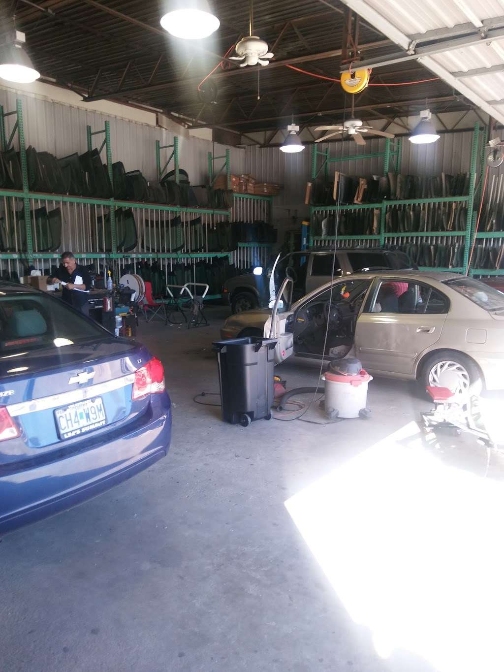 Low Price Auto Glass | 7900 E Truman Rd, Kansas City, MO 64126 | Phone: (816) 483-0202