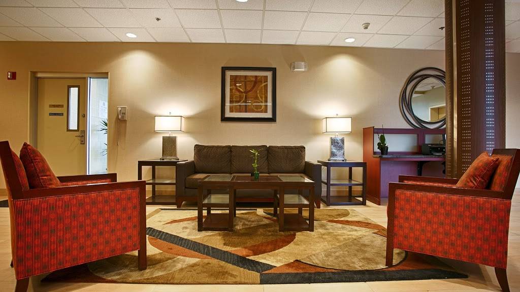 Best Western Airport Inn & Suites Cleveland | 16501 Snow Rd, Cleveland, OH 44142, USA | Phone: (216) 267-9364